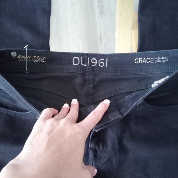 DL1961 Dark Wash Jeans - Picture 2 of 6
